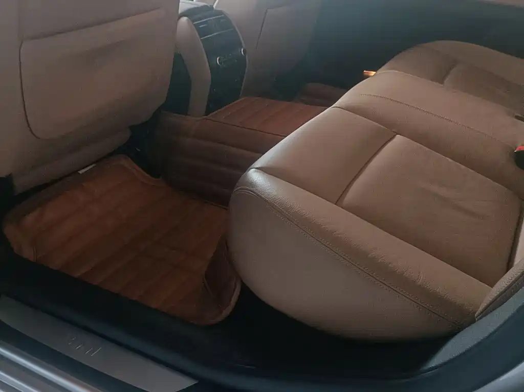 BMW 7 Series 2012 — фото 12