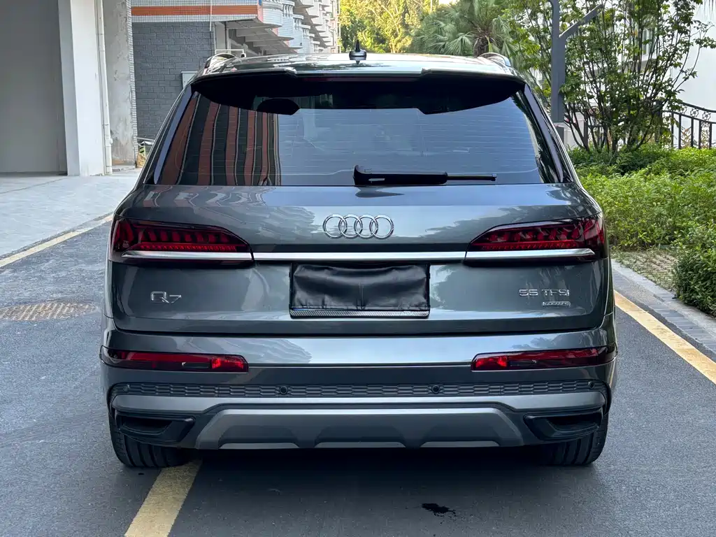 Audi Q7 2021 — фото 5