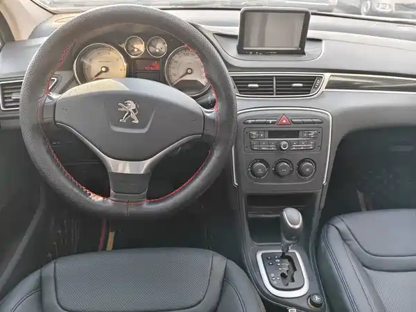 Peugeot 308 2015
