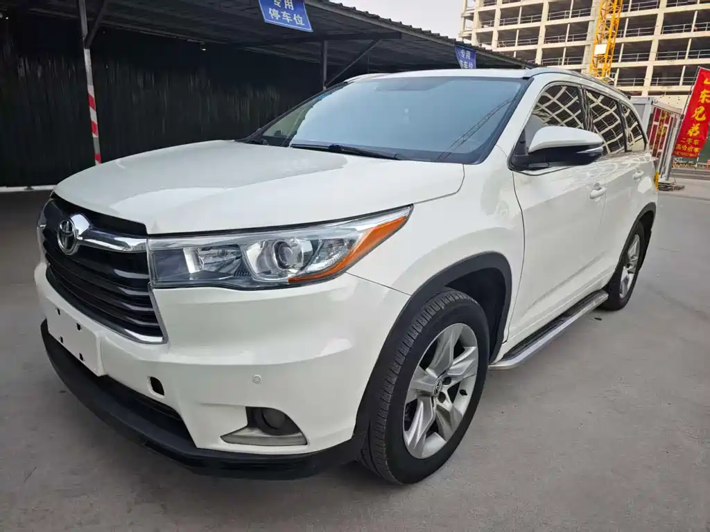 Toyota Highlander 2015 — фото 1