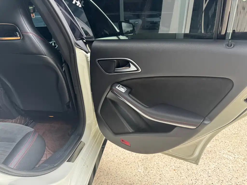 Mercedes-Benz CLA 2018 — фото 13