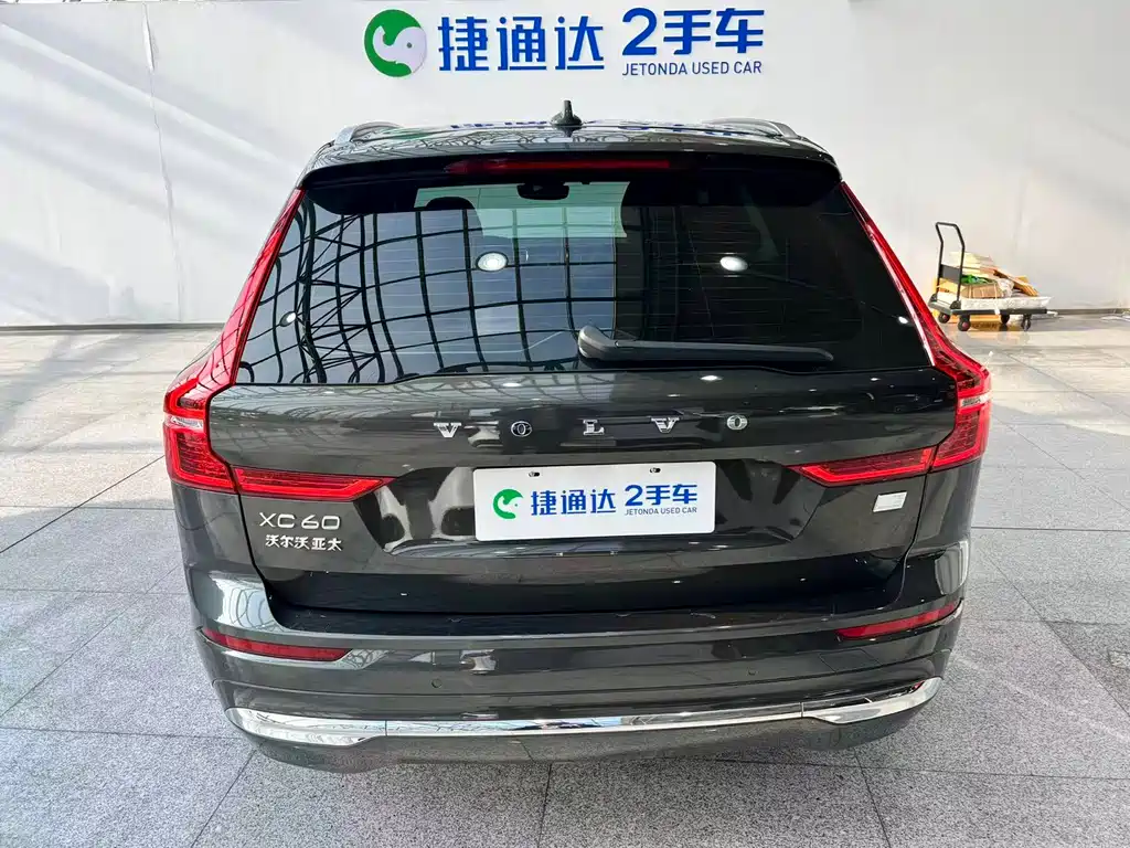 Volvo XC60 PHEV 2022 — фото 8