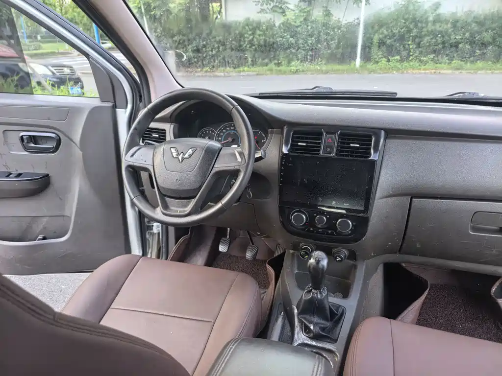 Wuling Rongguang V 2017 — фото 11