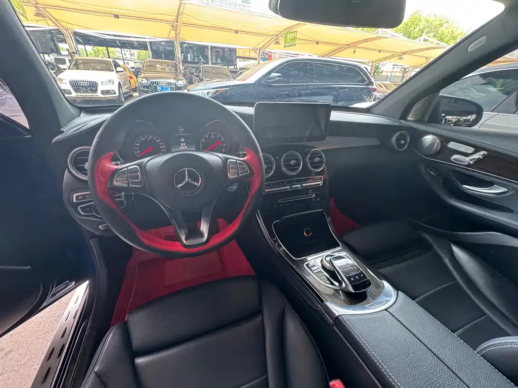 Mercedes-Benz GLC 2018 — фото 11