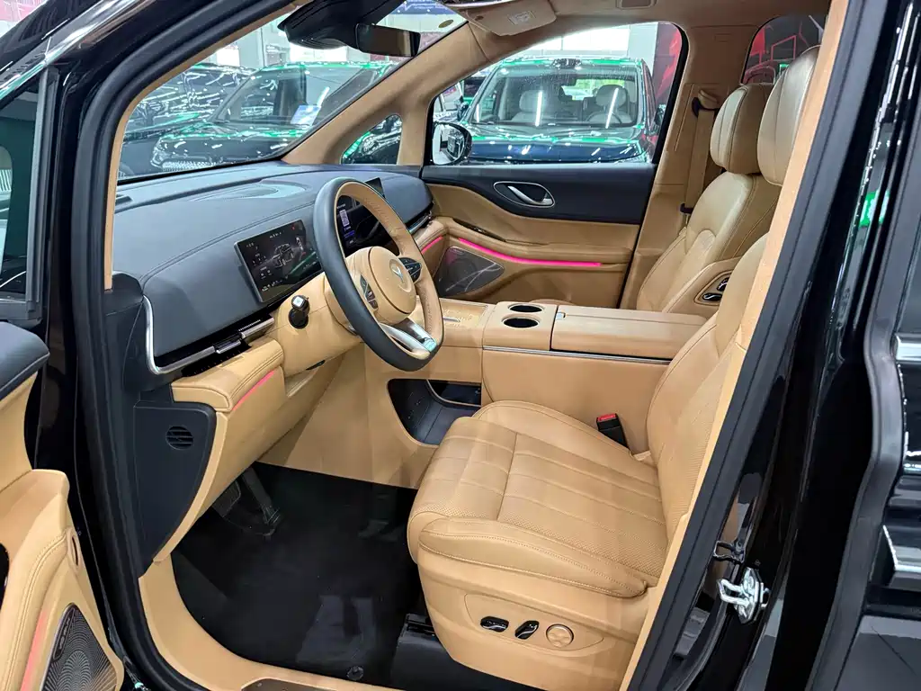 Voyah Dreamer 2025 — фото 8