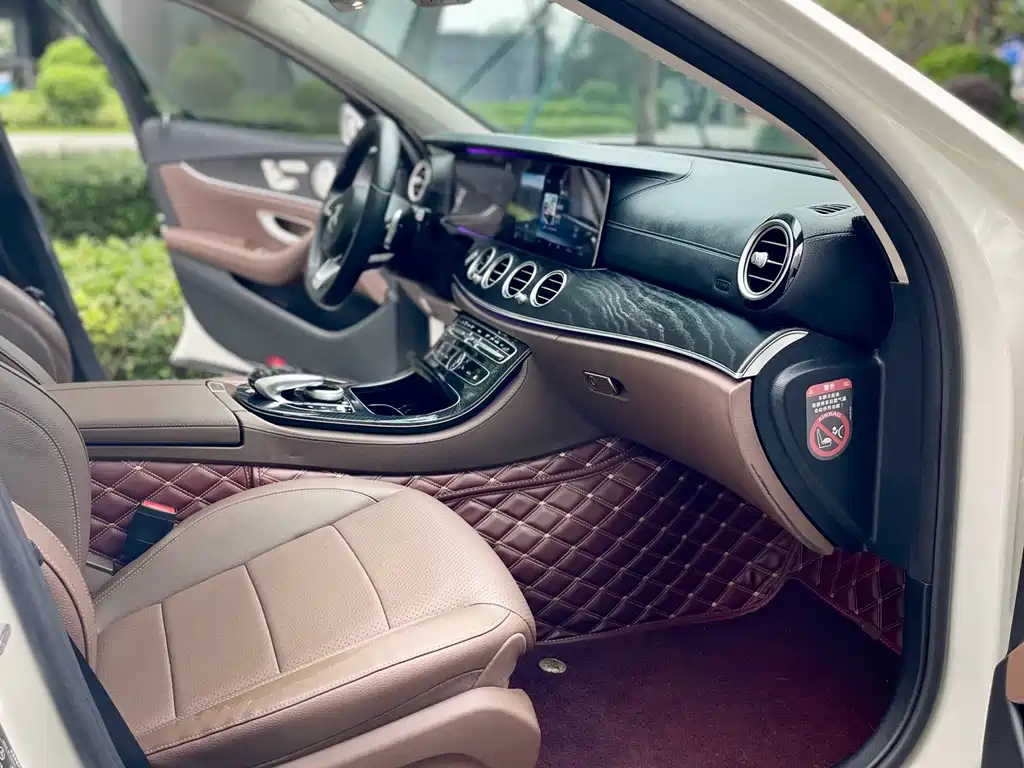 Mercedes-Benz E-Class 2017 — фото 15