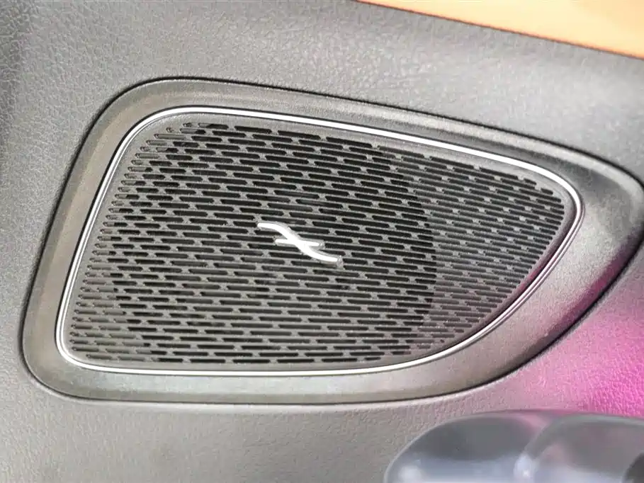 Mercedes-Benz C-Class 2024 — фото 12