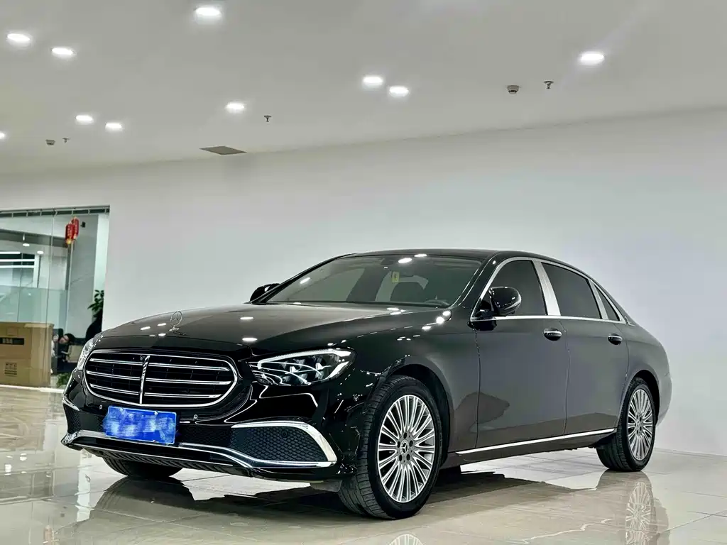 Mercedes-Benz E-Class 2022
