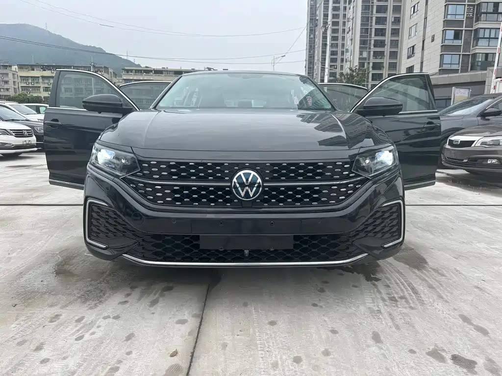 Volkswagen Passat 2023 — фото 4