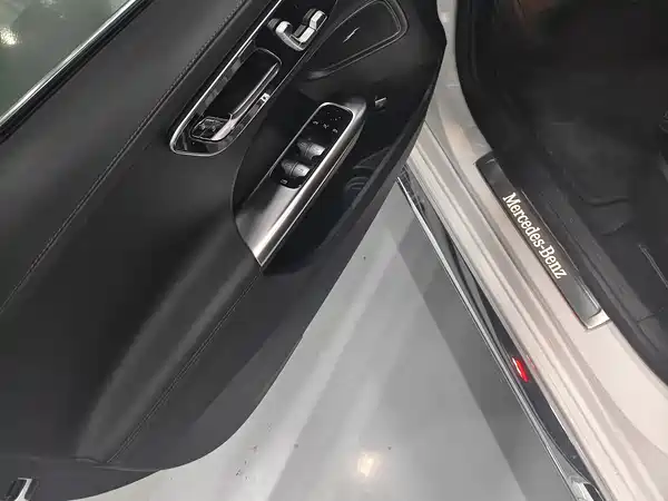 Mercedes-Benz C-Class 2024