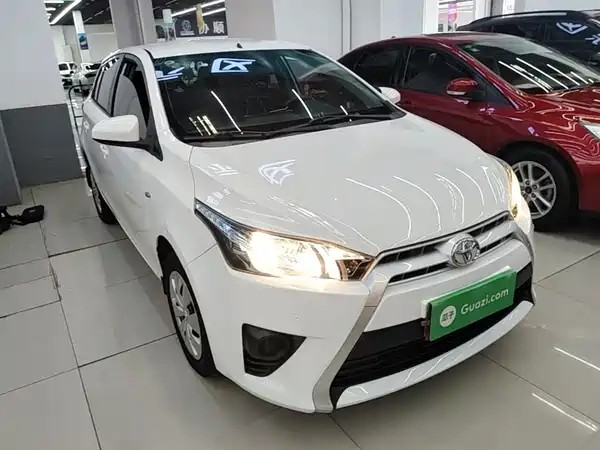 Toyota Yaris L 2015