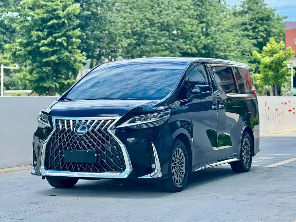 Lexus LM 2023 — фото 1