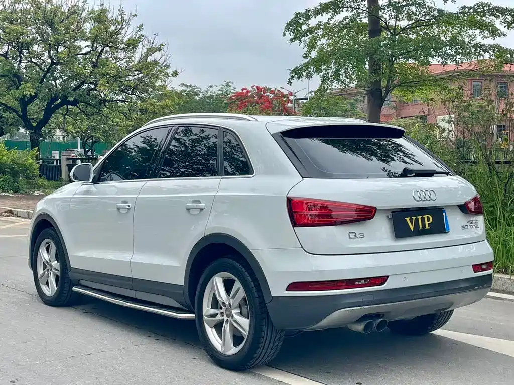 Audi Q3 2019 — фото 8