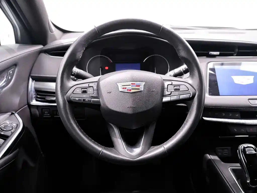 Cadillac XT4 2021 — фото 13