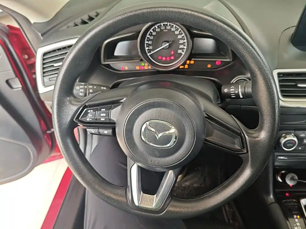 Mazda 3 Axela 2019 — фото 11