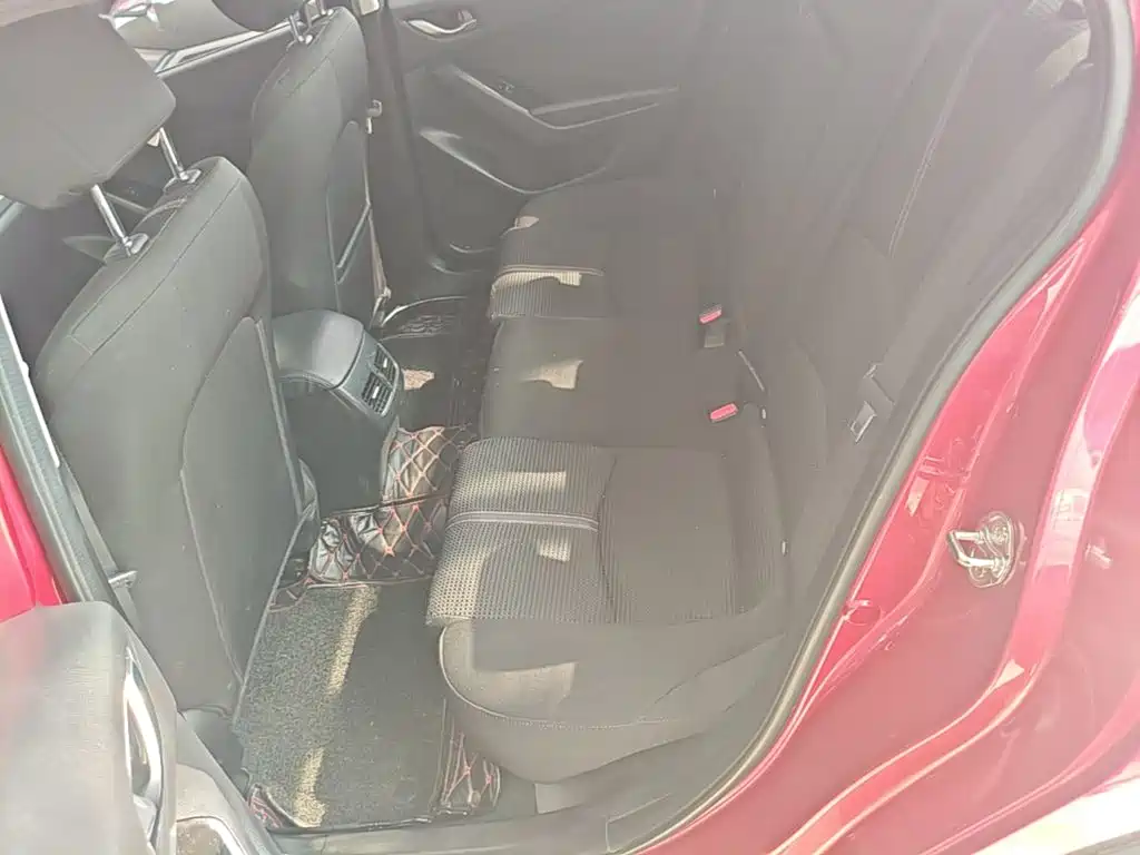 Mazda 3 Axela 2019 — фото 17