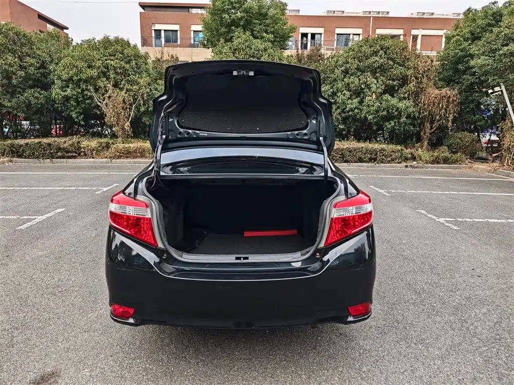 Toyota Vios 2015 — фото 14