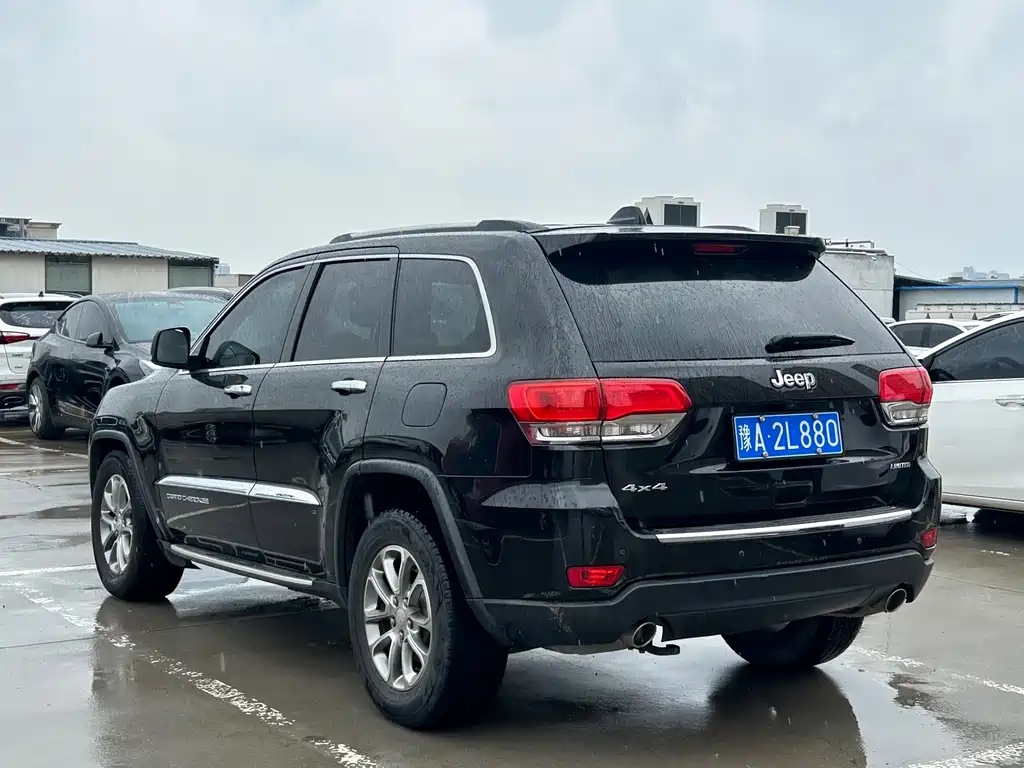 Jeep Grand Cherokee 2014 — фото 11