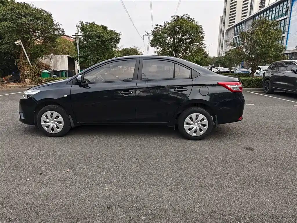 Toyota Vios 2015 — фото 13