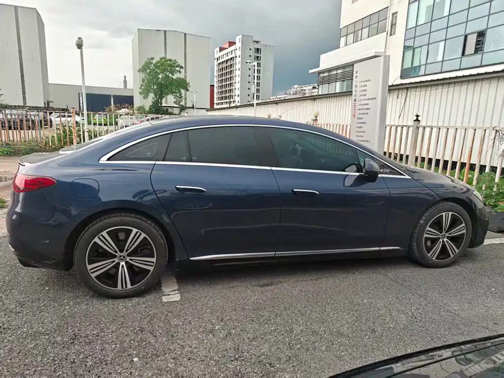 Mercedes-Benz EQE 2025