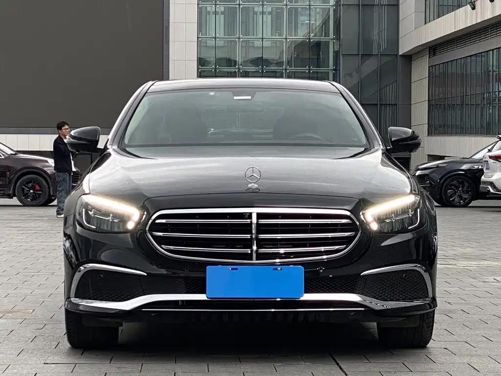 Mercedes-Benz E-Class 2023 — фото 3