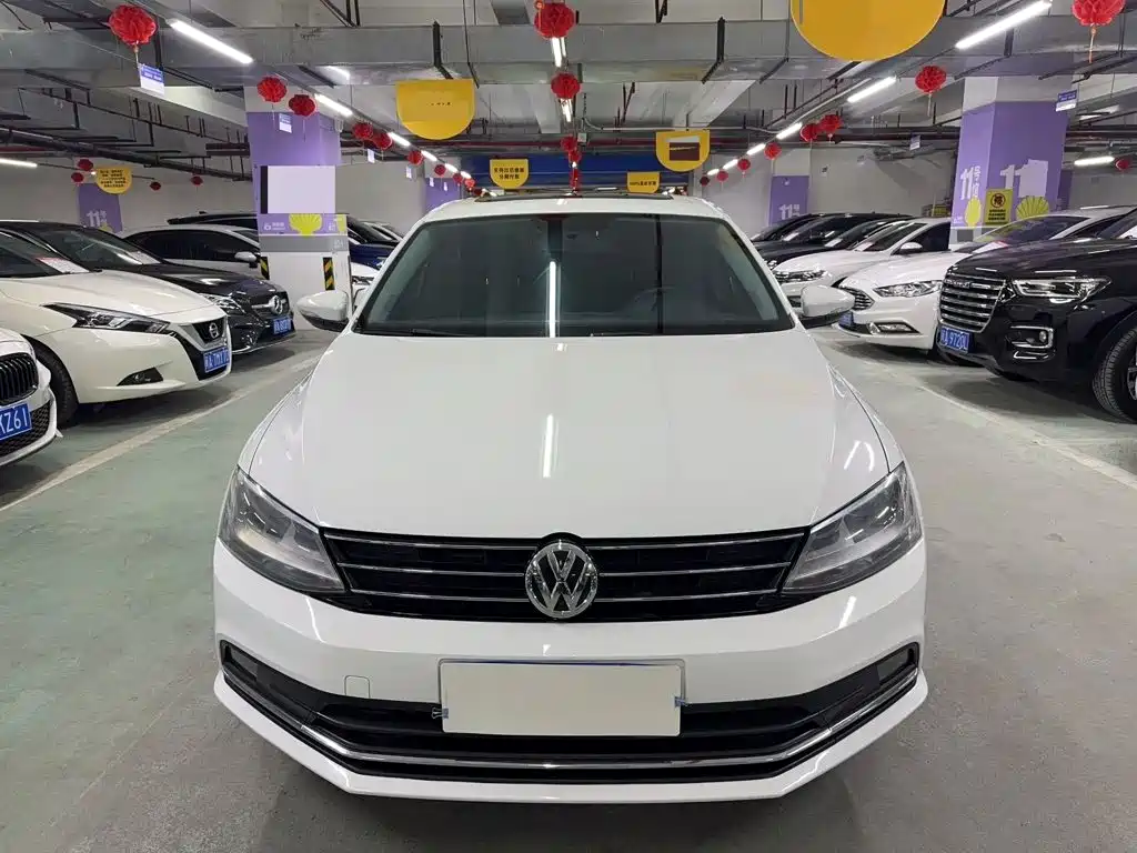 Volkswagen Sagitar 2018
