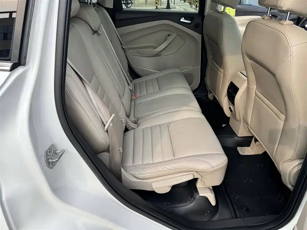 Ford Kuga 2014 — фото 16