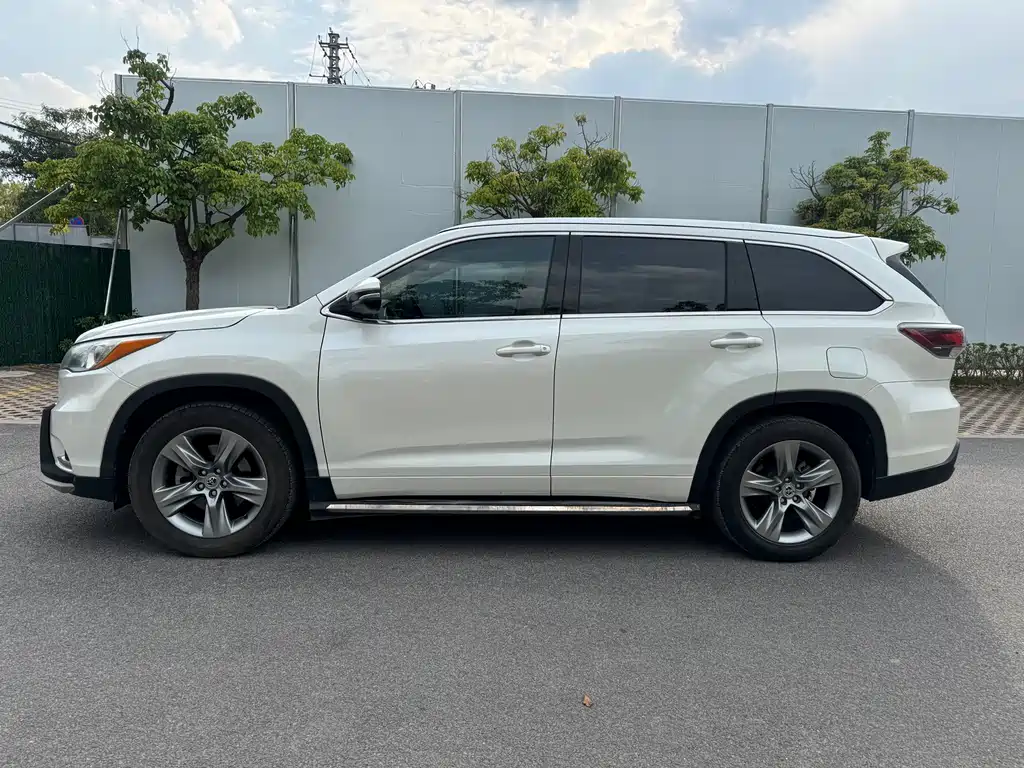 Toyota Highlander 2015 — фото 4