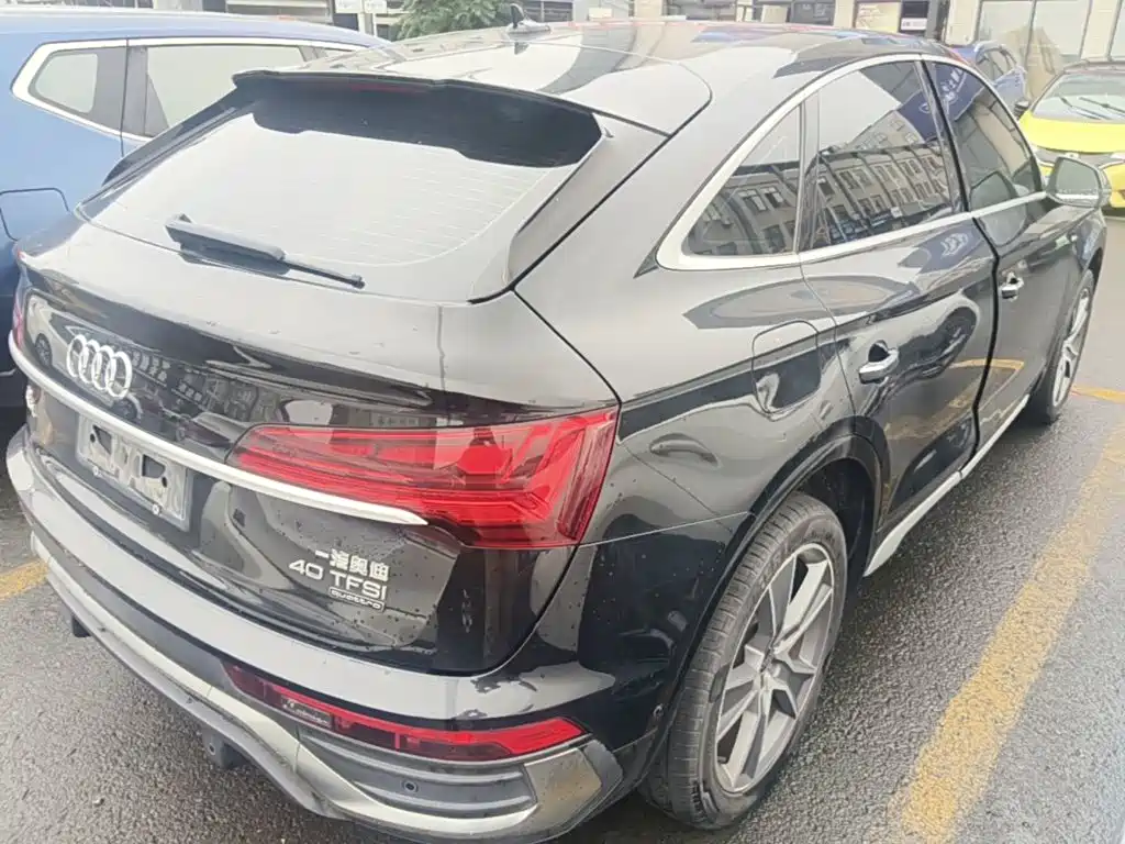 Audi Q5L Sportback 2022 — фото 7