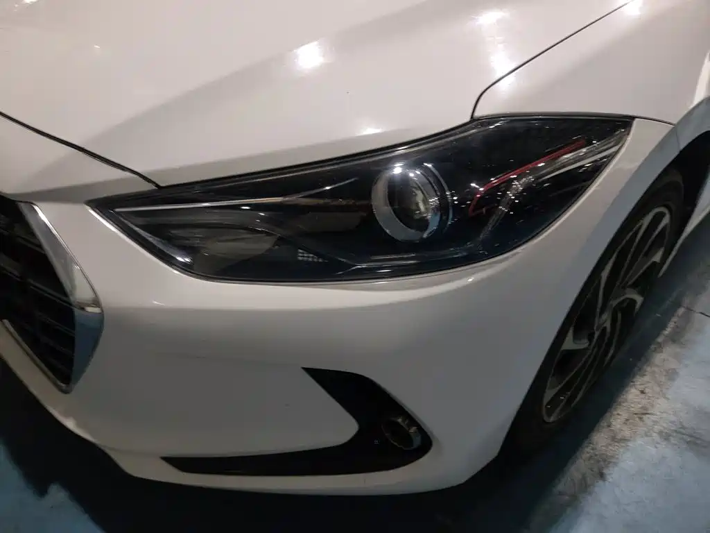Hyundai Elantra 2019 — фото 24