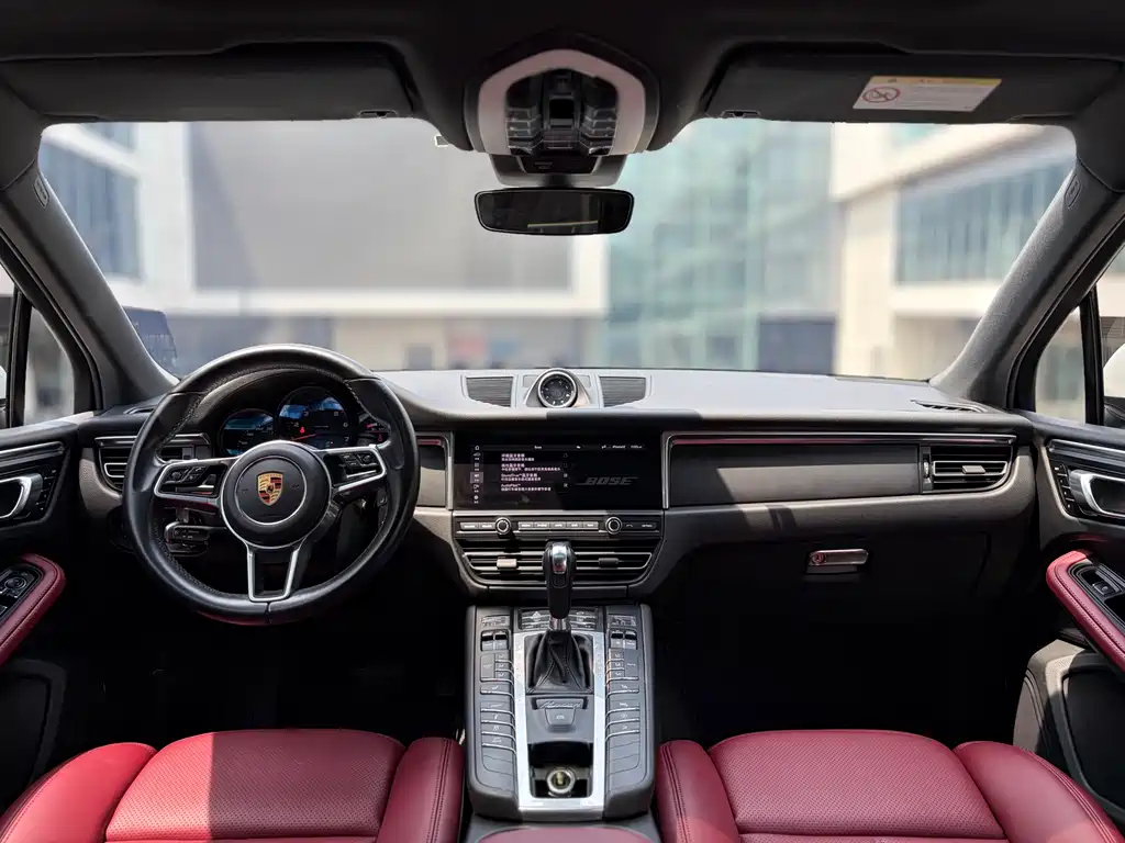 Porsche Macan 2021 — фото 10