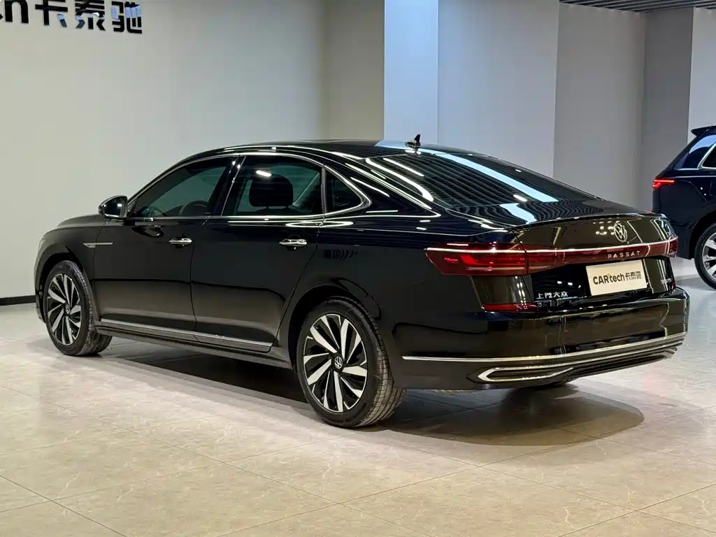Volkswagen Passat 2025 — фото 6