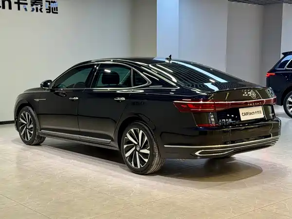 Volkswagen Passat 2025
