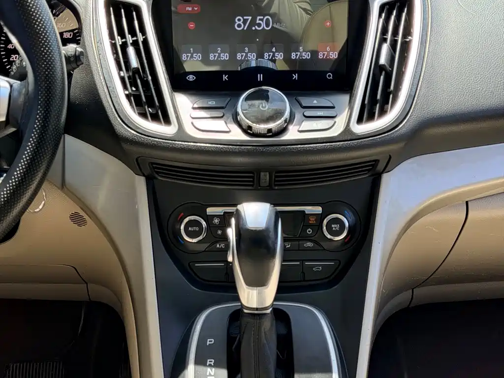 Ford Kuga 2014 — фото 13