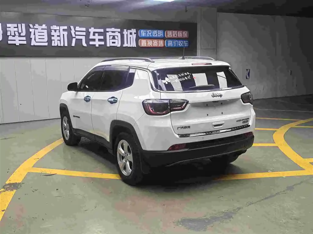 Jeep Compass 2018 — фото 9