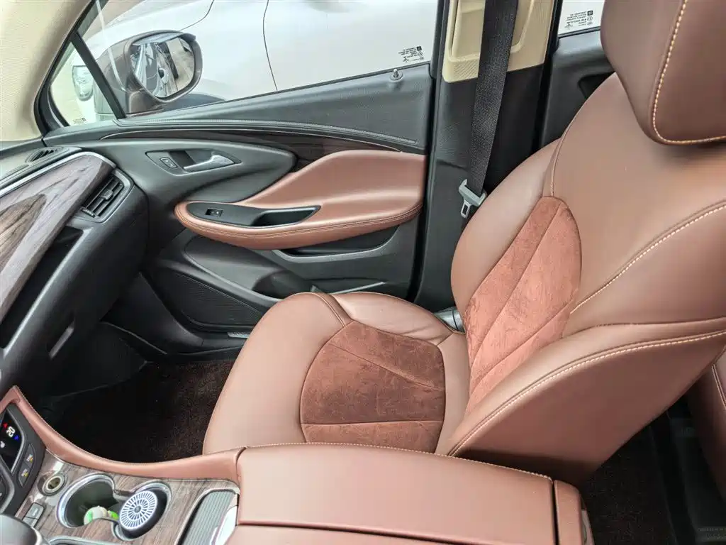 Buick Envision Plus 2017 — фото 11