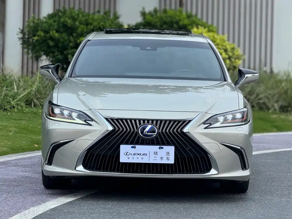 Lexus ES 2019 — фото 2