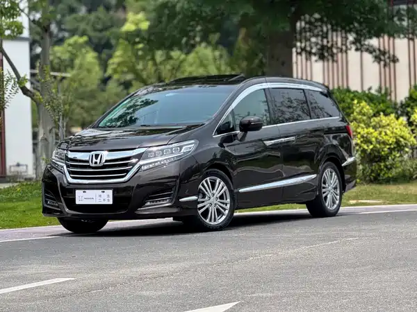 Honda Elysion 2016