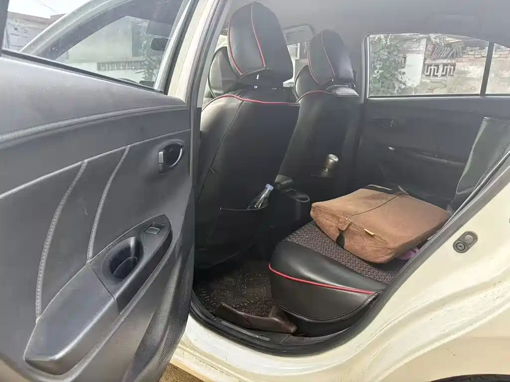 Toyota Yaris L 2020