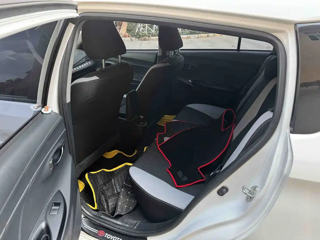 Toyota Yaris L 2022 — фото 2
