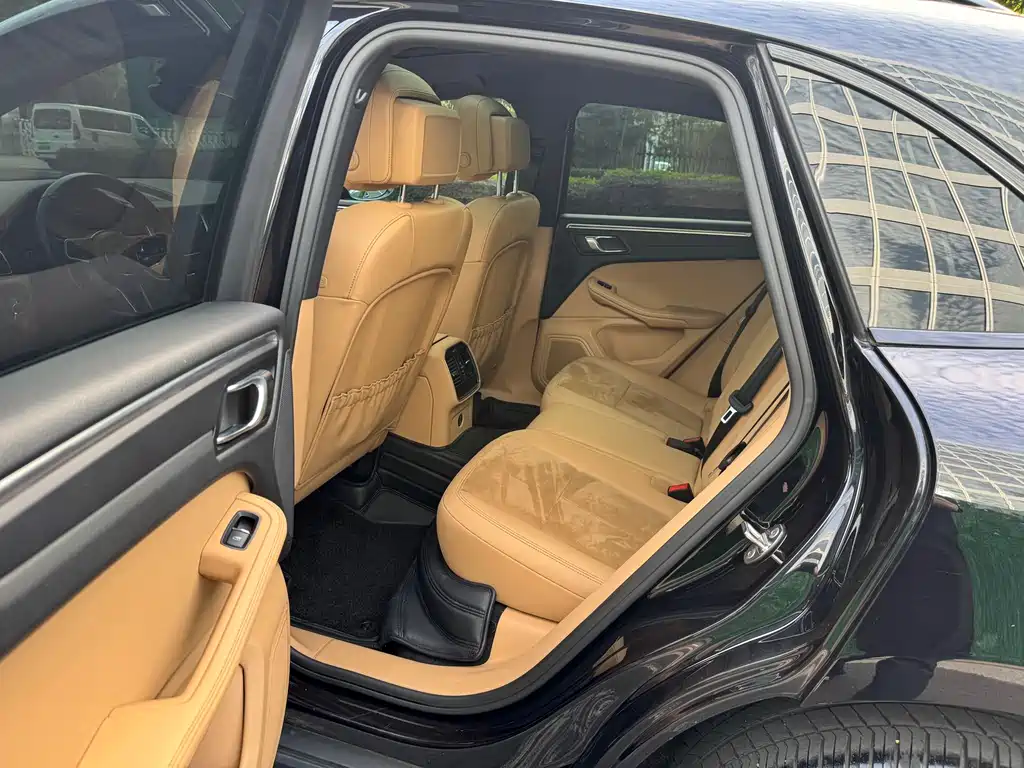 Porsche Macan 2018 — фото 10