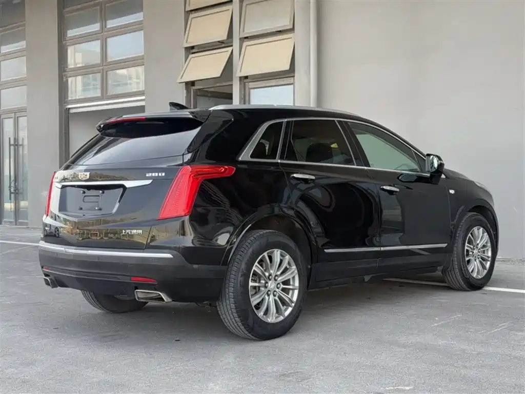 Cadillac XT5 2016 — фото 23