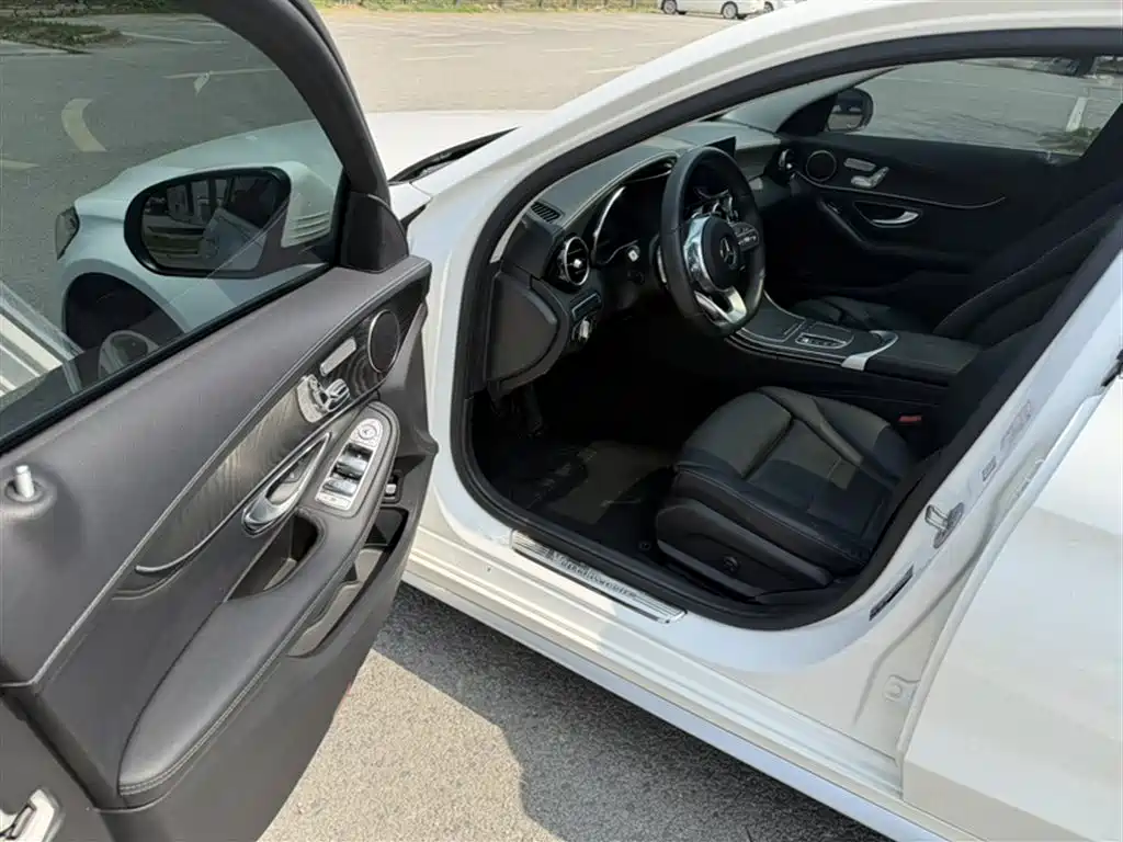 Mercedes-Benz C-Class 2020 — фото 20