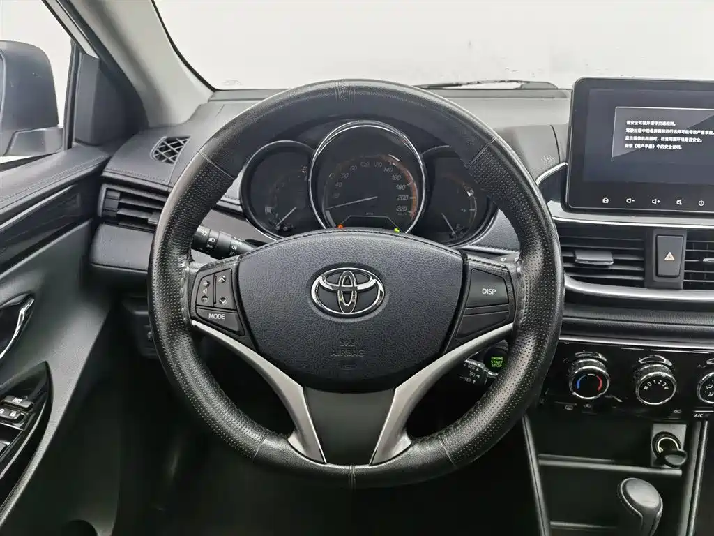 Toyota Yaris L 2021 — фото 11