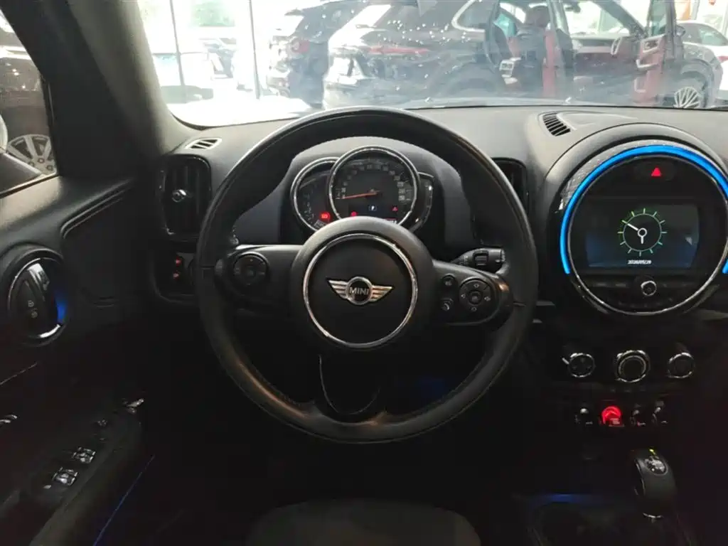 MINI Countryman 2018 — фото 10