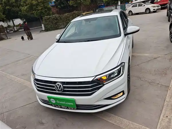 Volkswagen Sagitar 2019
