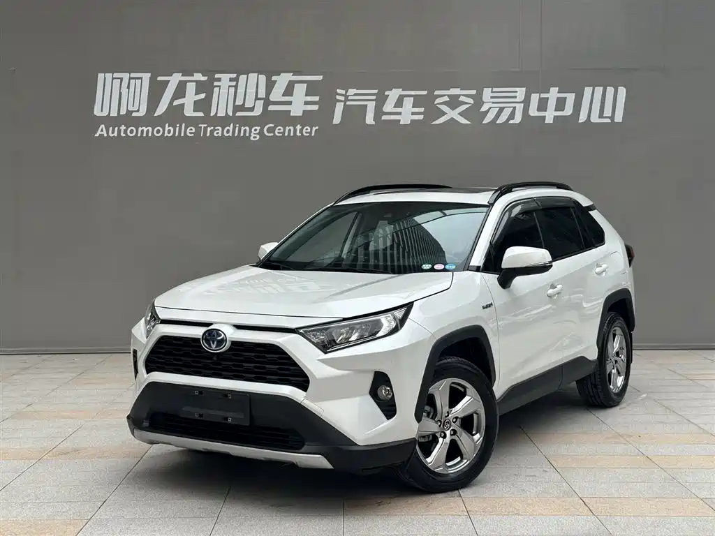 Toyota RAV4 2023 — фото 1