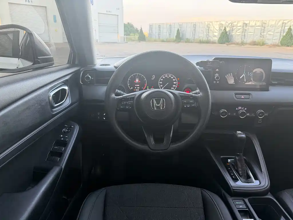 Honda Vezel 2023 — фото 10