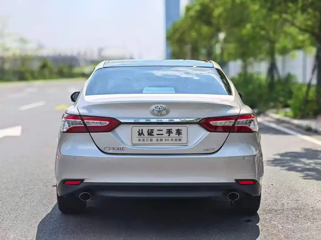 Toyota Camry 2020 — фото 8