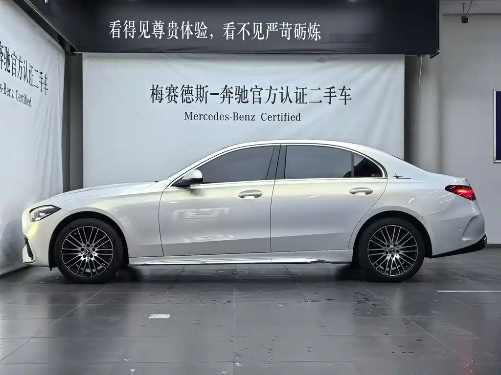 Mercedes-Benz C-Class 2024 — фото 3